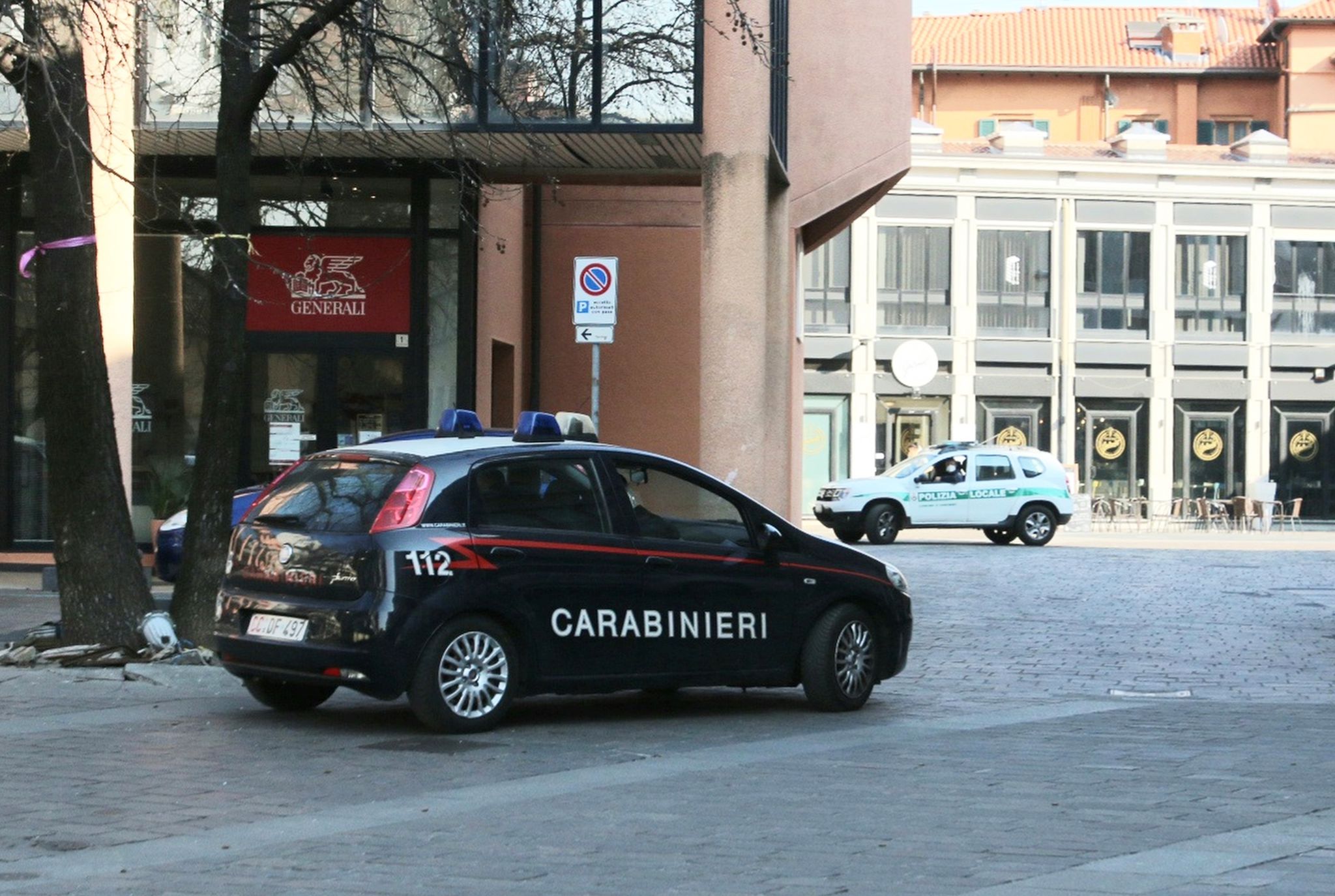 Saronno, violenta lite tra stranieri bloccata dai carabinieri in piazza De Gasperi