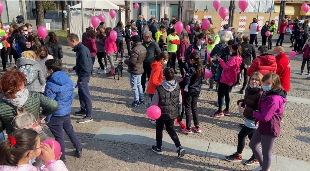 Misinto, un grande successo per la camminata in rosa