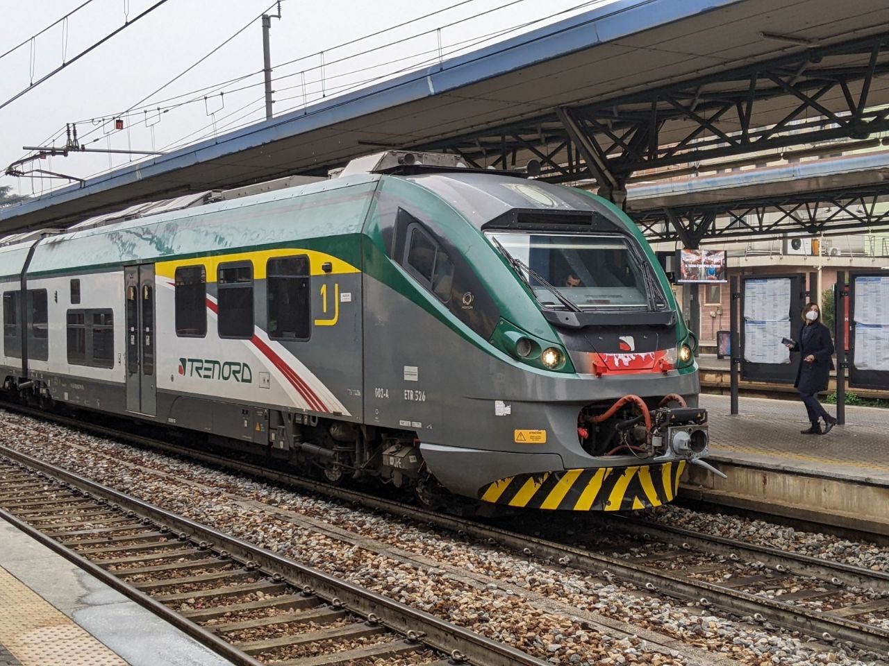 Guasto al treno dei pendolari da Varese a Saronno e Milano: stop forzato a Tradate