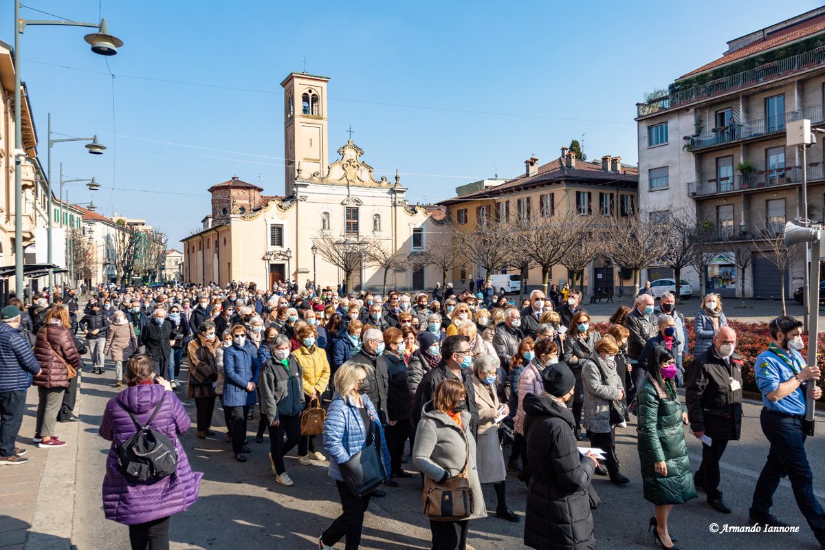 Festa del Voto - Saronno 2022_03_20 - Ai Tempi del COVID_19 - Processione Madonna - Mons. Galimberti - AI (123)