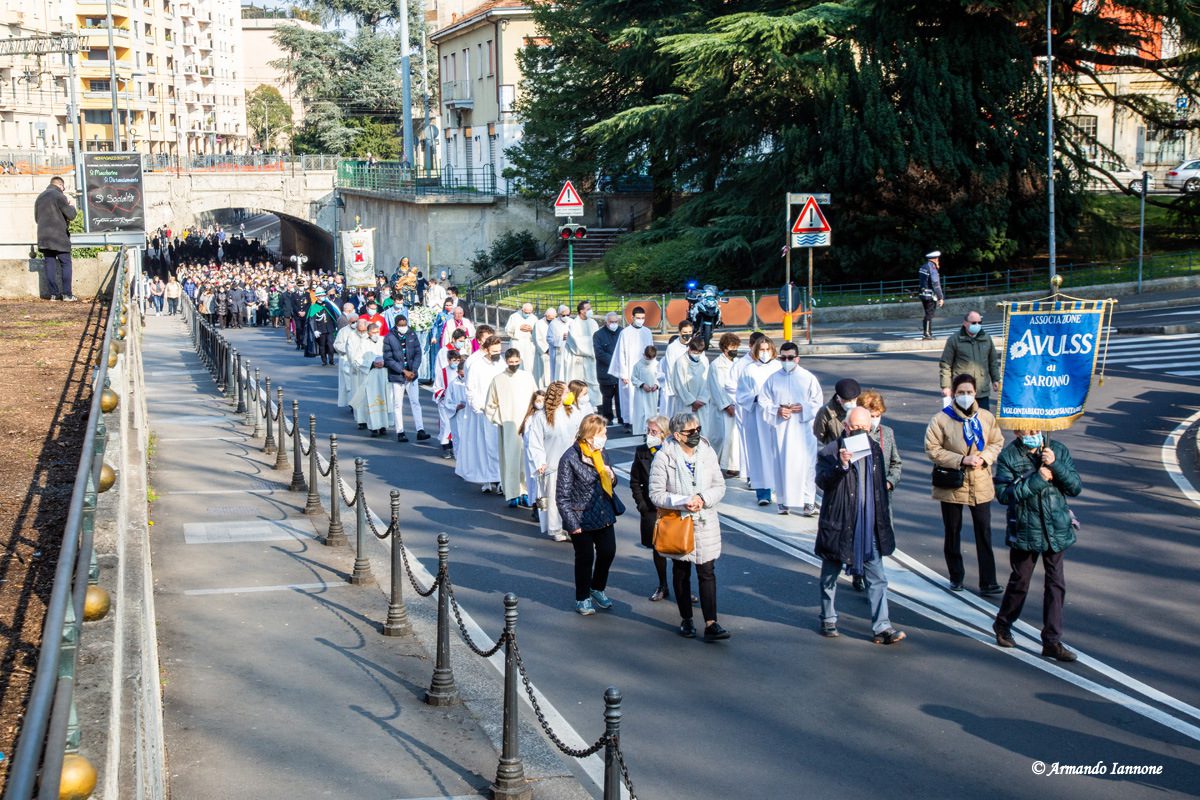Festa del Voto - Saronno 2022_03_20 - Ai Tempi del COVID_19 - Processione Madonna - Mons. Galimberti - AI (200)