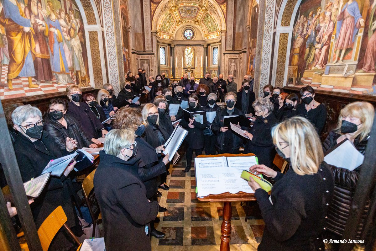 Festa del Voto - Saronno 2022_03_20 - Ai Tempi del COVID_19 - Processione Madonna - Mons. Galimberti - AI (359)