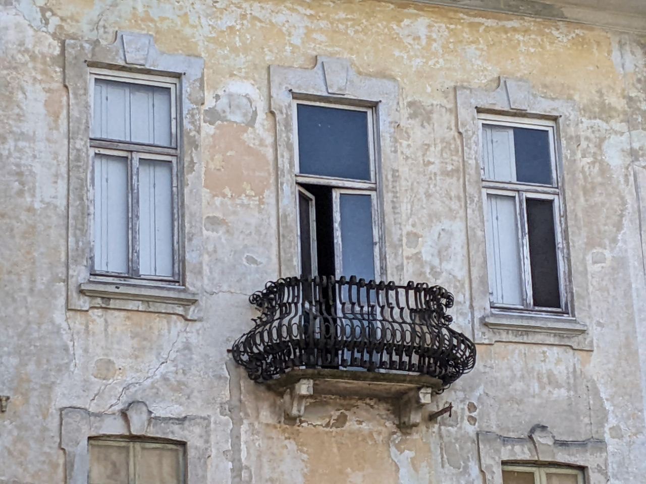 20220403-palazzo-visconti-finestre-aperte-6