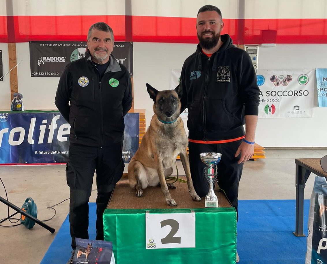 Matteo Romanò e Dina conquistano il secondo posto al trofeo Enci cani da soccorso
