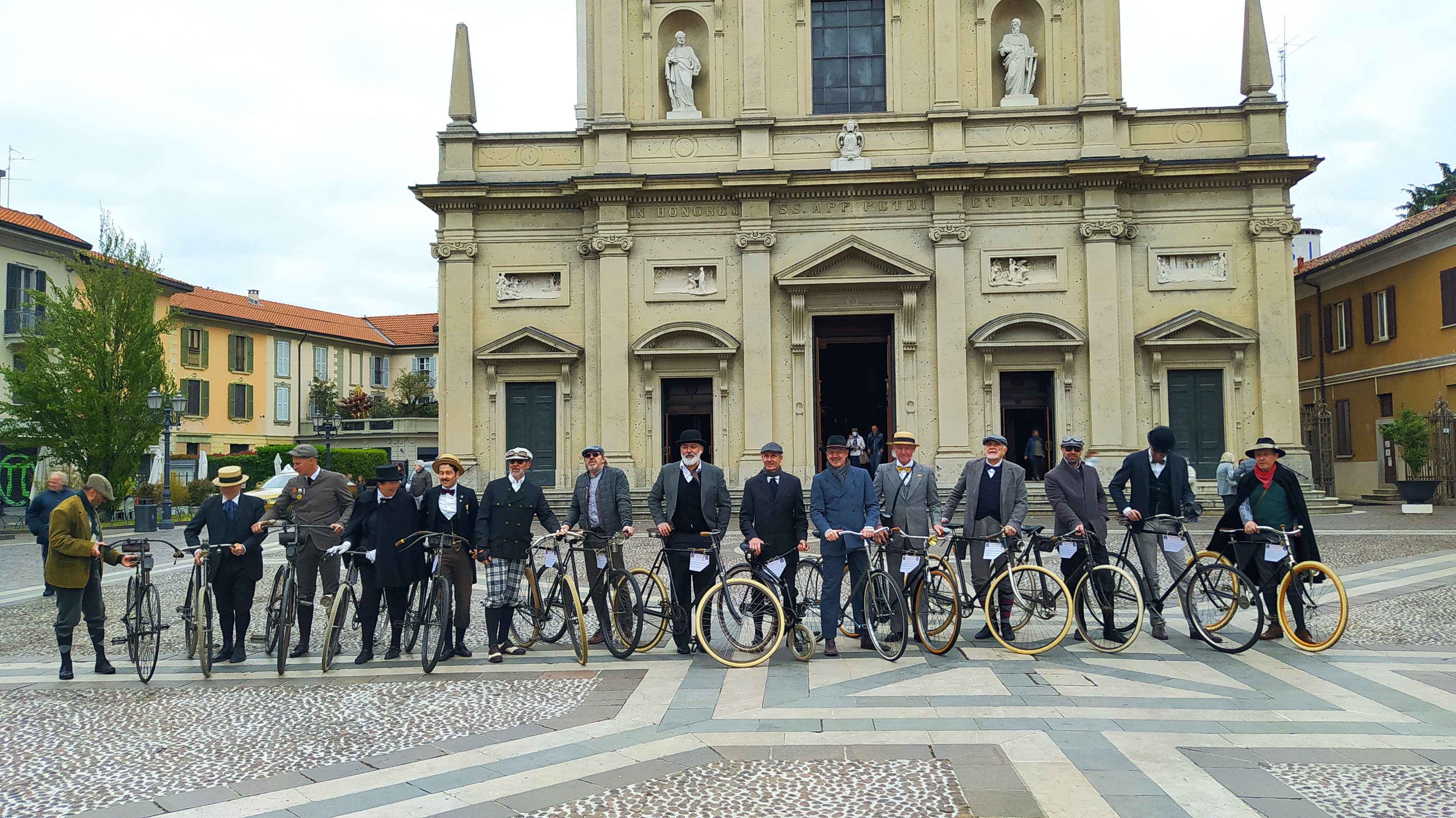 A Villa Gianetti biciclette d’epoca in abiti storici: concorso di Eleganza di Avi
