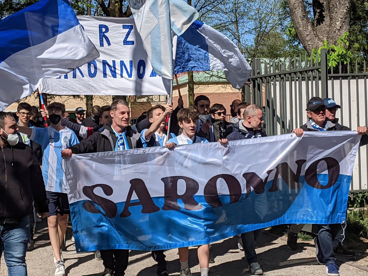 Calcio Fbc Saronno-Morazzone, lo spettacolo degli ultras