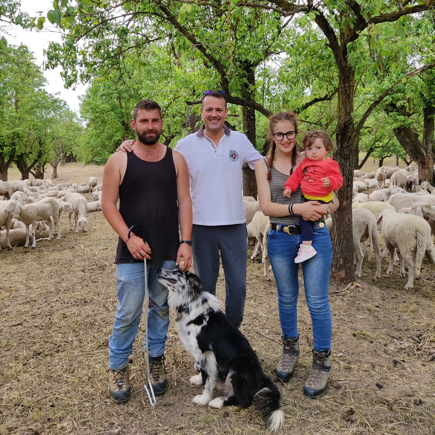 Ceriano: Dante Cattaneo accoglie gli ultimi pastori (con la pastorella più giovane d’Italia)
