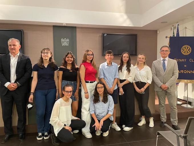 Rotary Club premia in Univa gli 8 studenti saronnesi più meritevoli