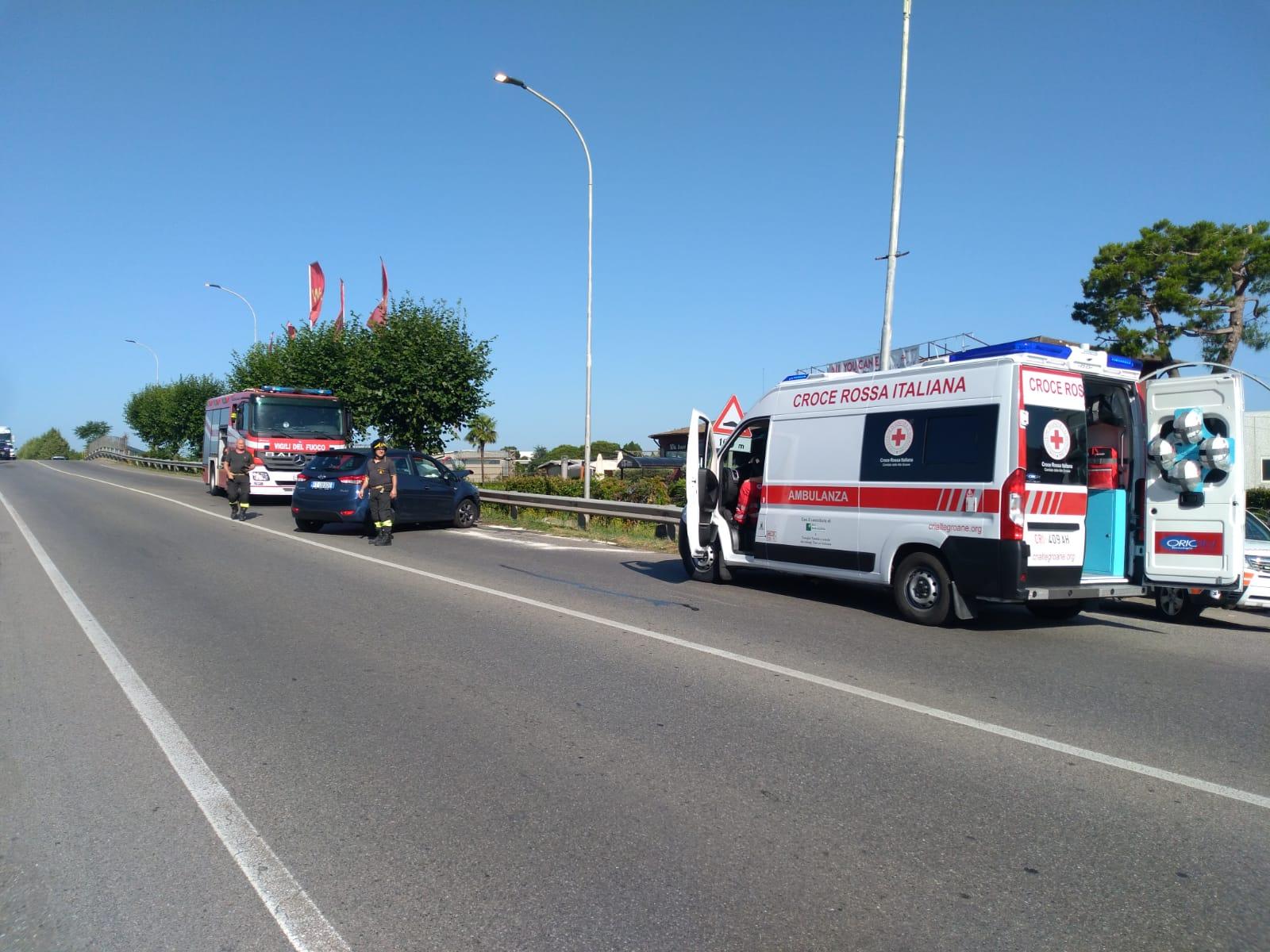 Scontro auto-moto nel tardo pomeriggio in via Piave a Saronno, ragazzo ferito