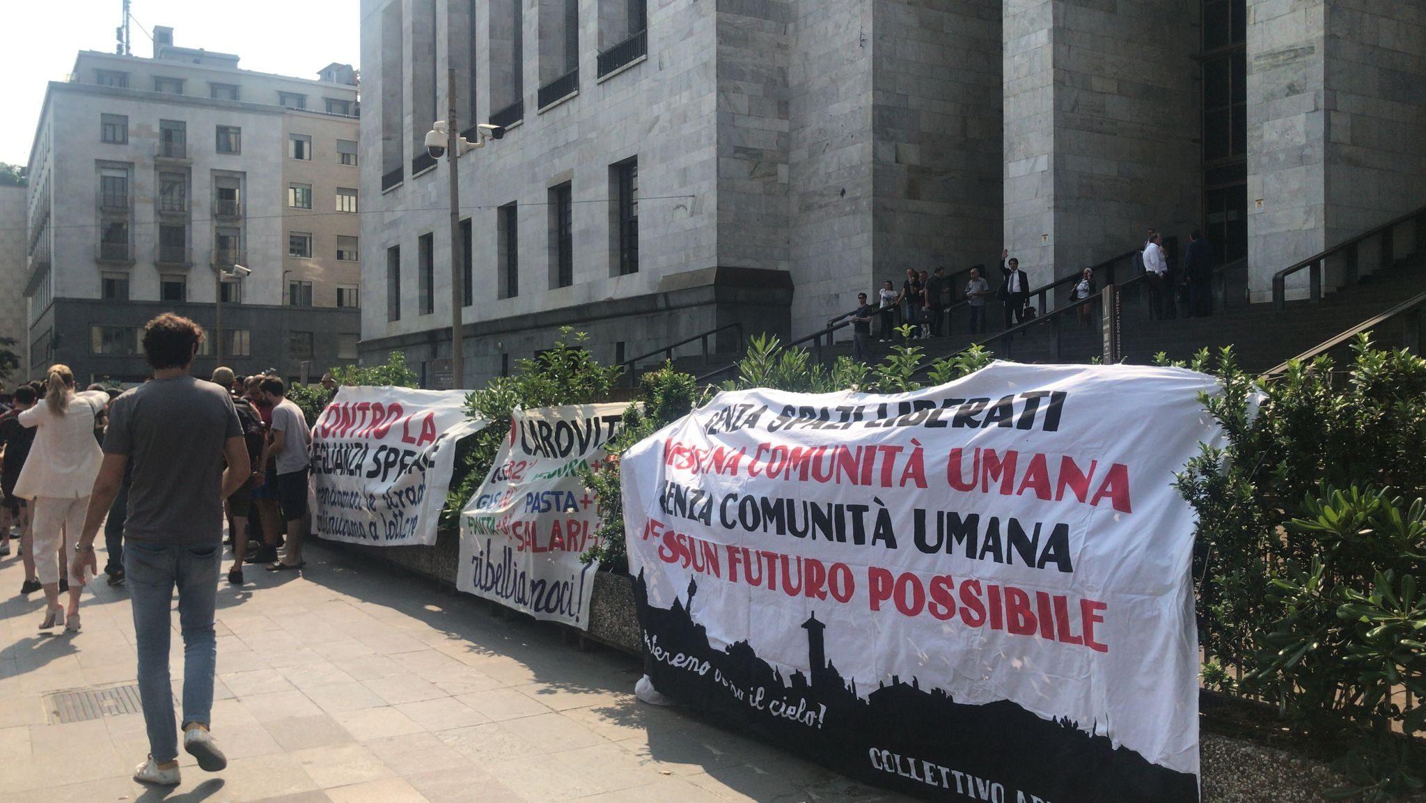 Anarchici di Saronno in trasferta a Milano: presidio davanti al tribunale