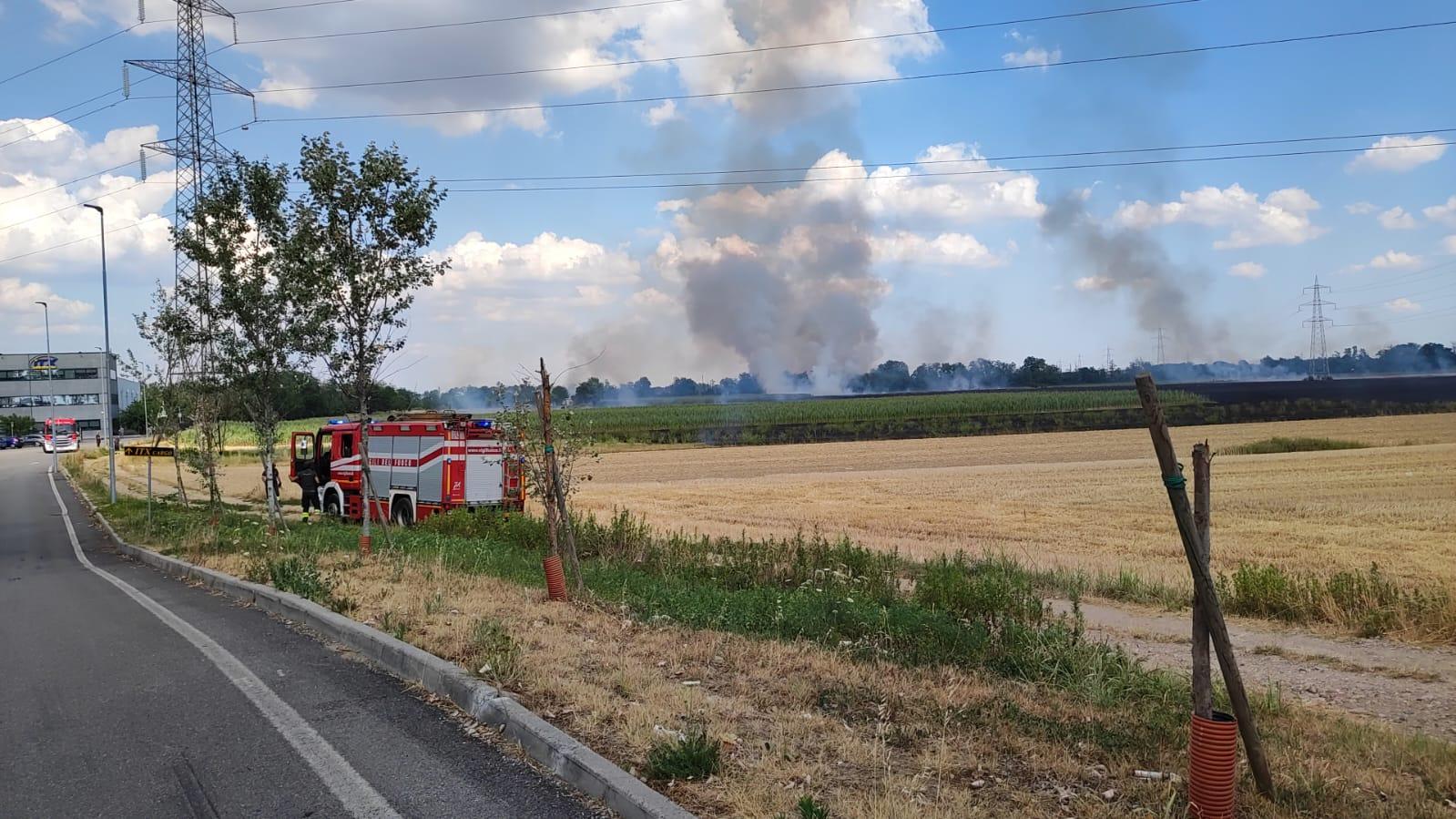 Incendi nel Saronnese: 5 ettari divorati dalle fiamme a Gerenzano migliaia di metri quadrati a Origgio