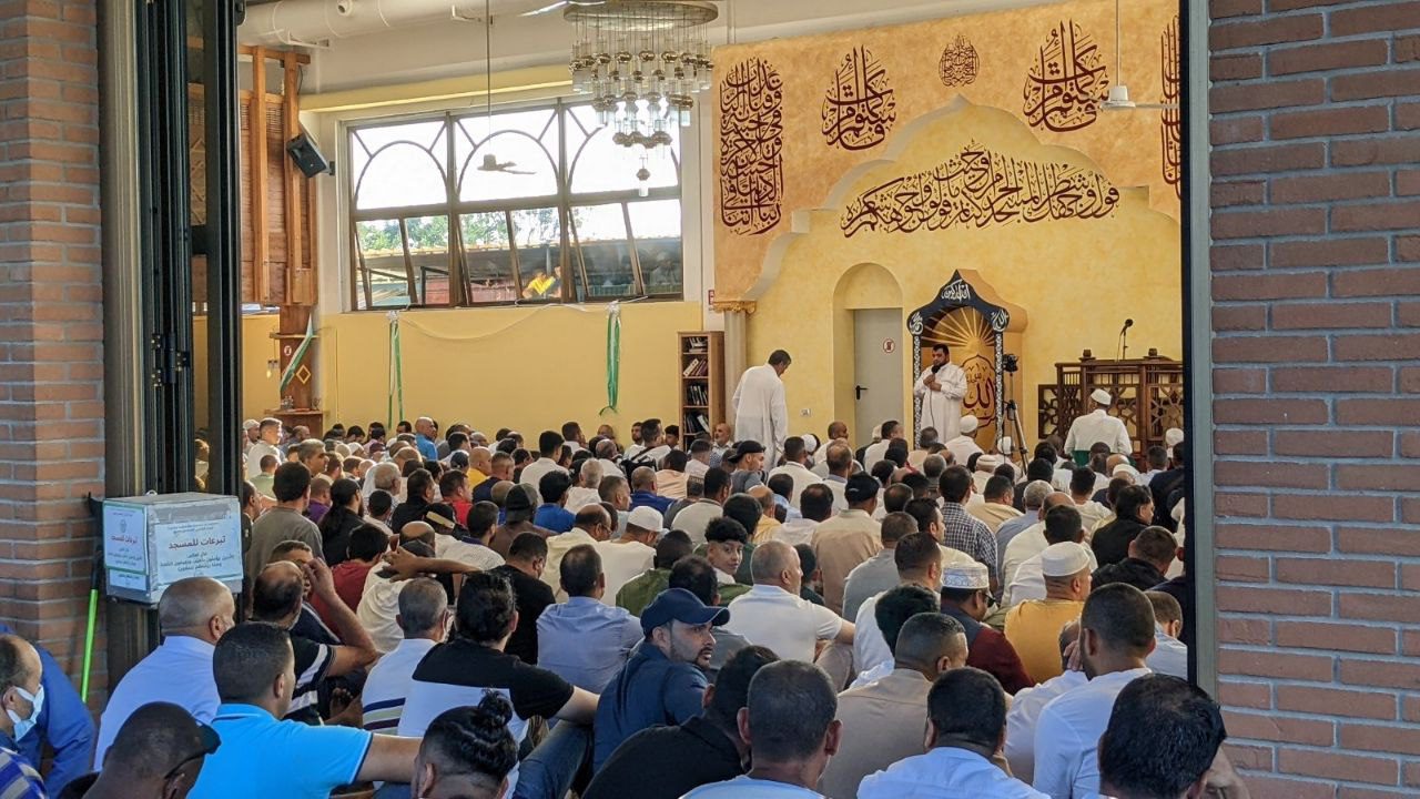 Saronno oltre 600 fedeli al centro islamico per la festa del sacrificio