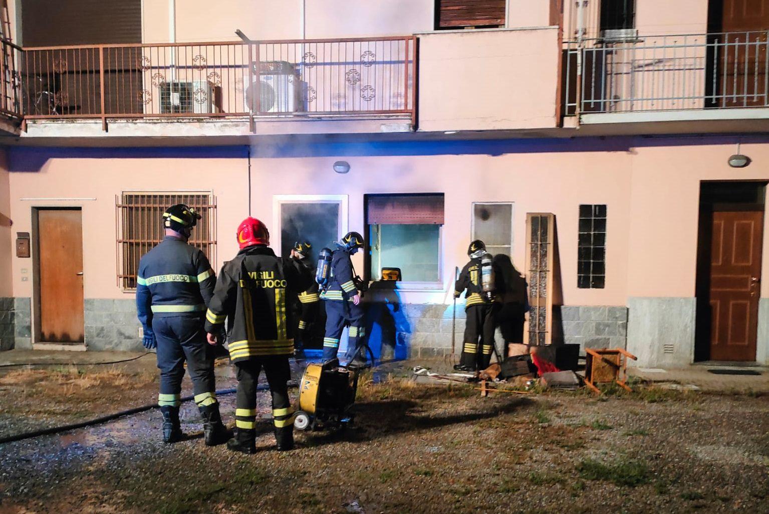 Saronno, incendio abitazione nella notte alla Cassina Ferrara