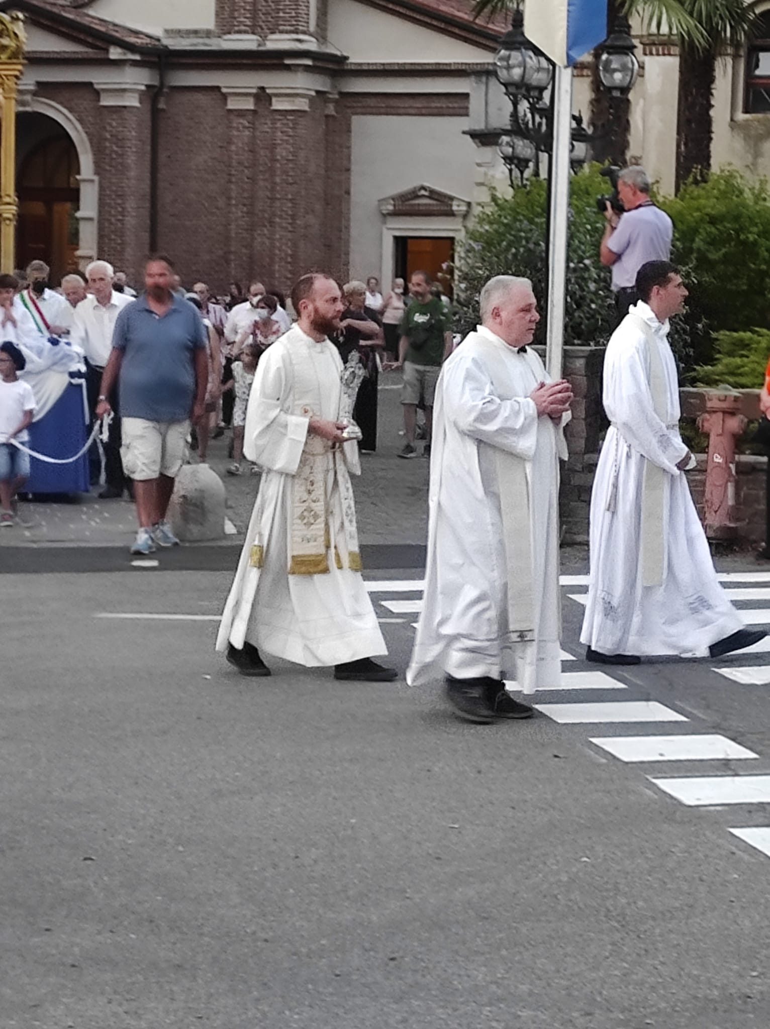 sacerdoti processione madonna carmine rovello 2022