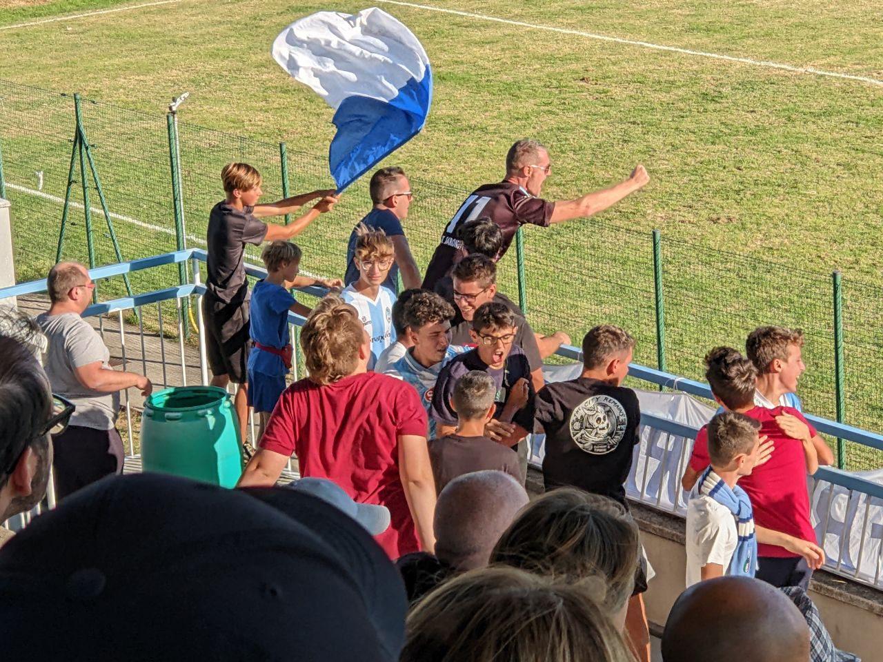Calcio, Esperia Lomazzo-Fbc Saronno: tabellino, info e foto del successo biancoceleste in extremis