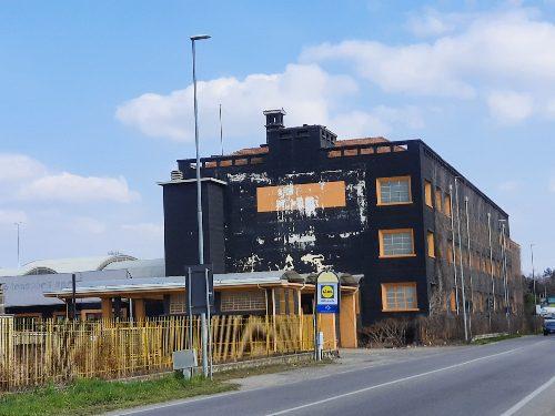 Ex biscottificio Lazzaroni: salva la fabbrica degli amaretti. Versati 60 mila euro al Comune