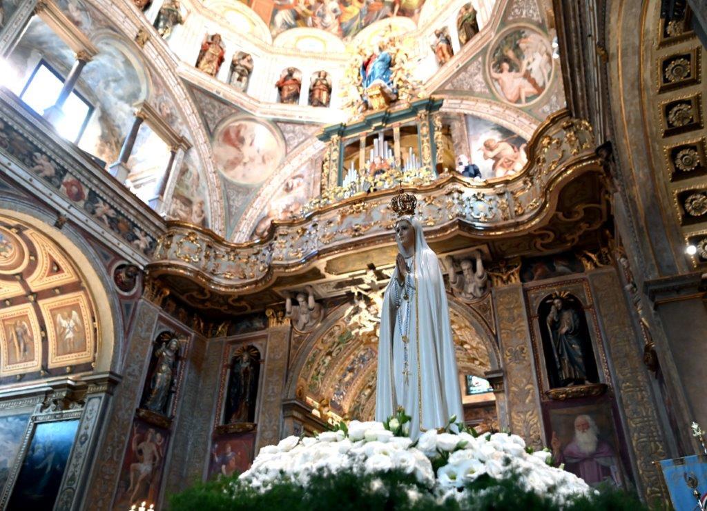 Arrivata la Madonna di Fatima, la calda accoglienza di Saronno (foto di Edio)
