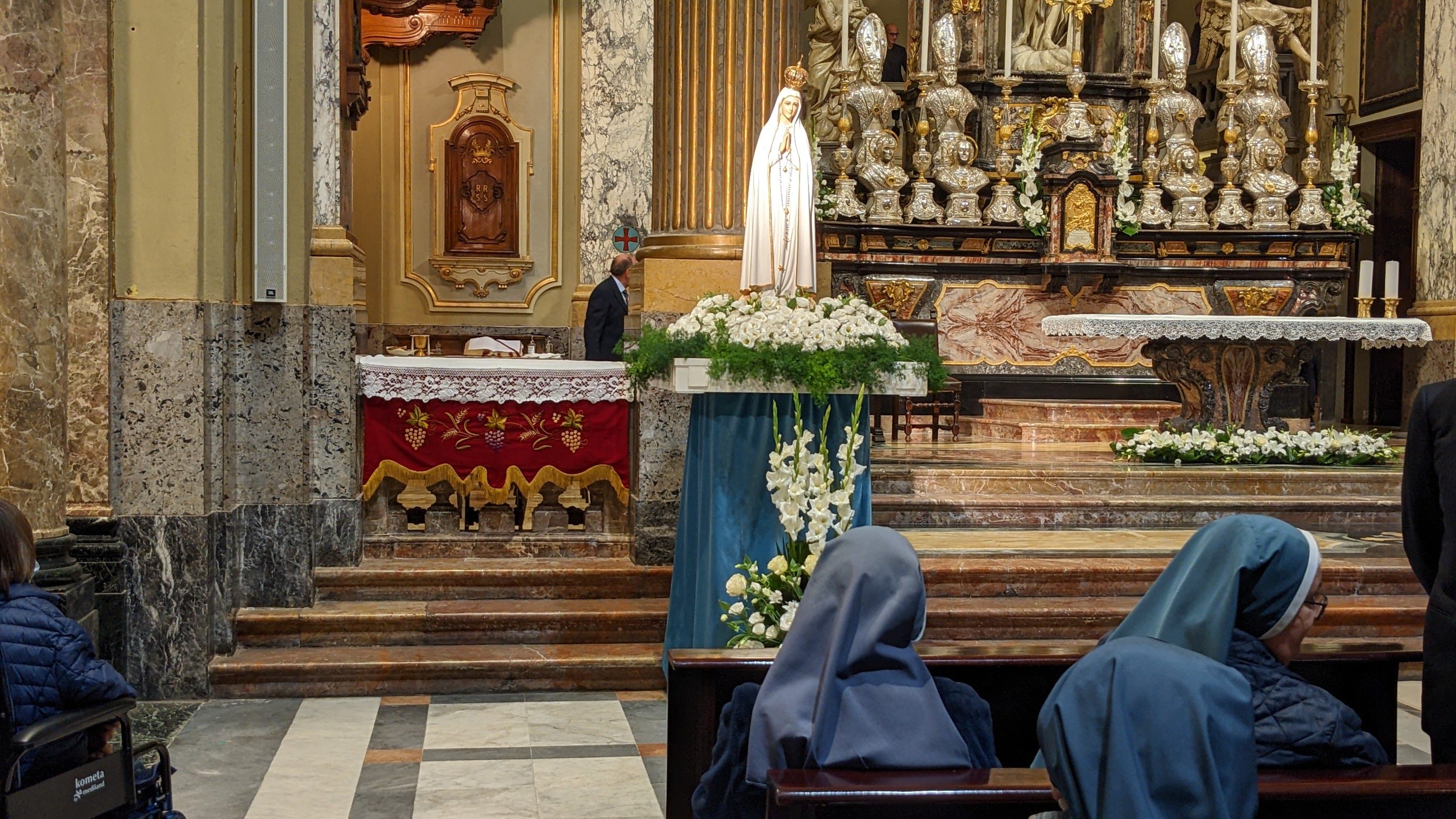 Ultimi due giorni con la statua della Madonna di Fatima: il programma (niente processione domenica)