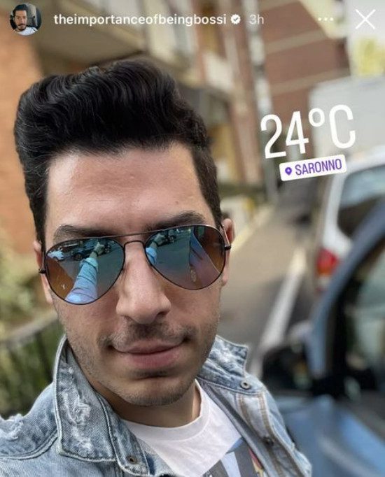 Saronno, il selfie di Renzo Bossi nella città degli amaretti impazza tra social e whatsapp saronnesi
