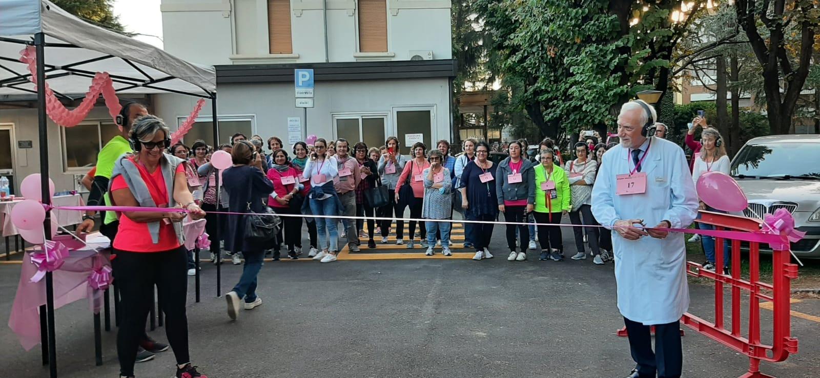 Ospedale Saronno, un successo di sorrisi e partecipazione la prima edizione della Pink walk