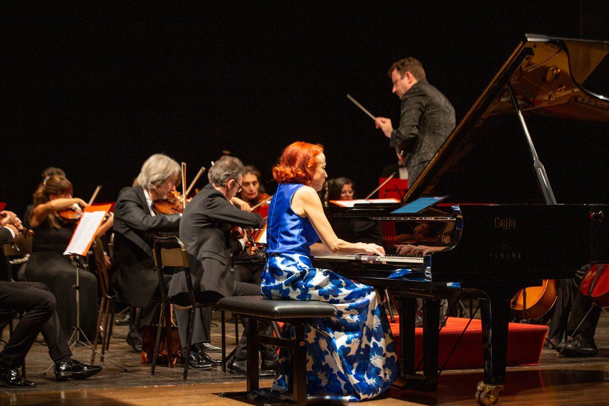Saronno, ieri il concerto per il Trasporto al teatro Pasta (foto Ianvision)