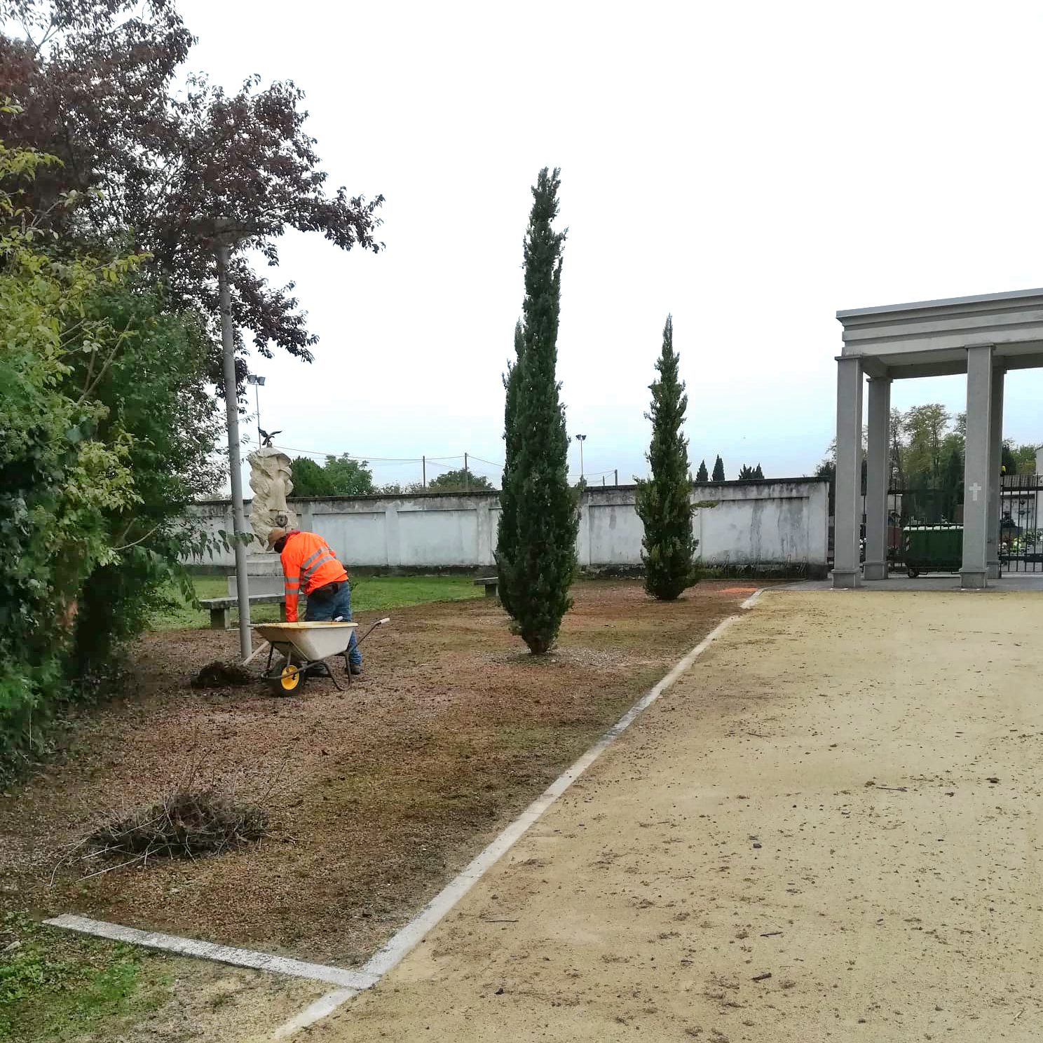 Rovello Porro: manutenzioni del verde al cimitero