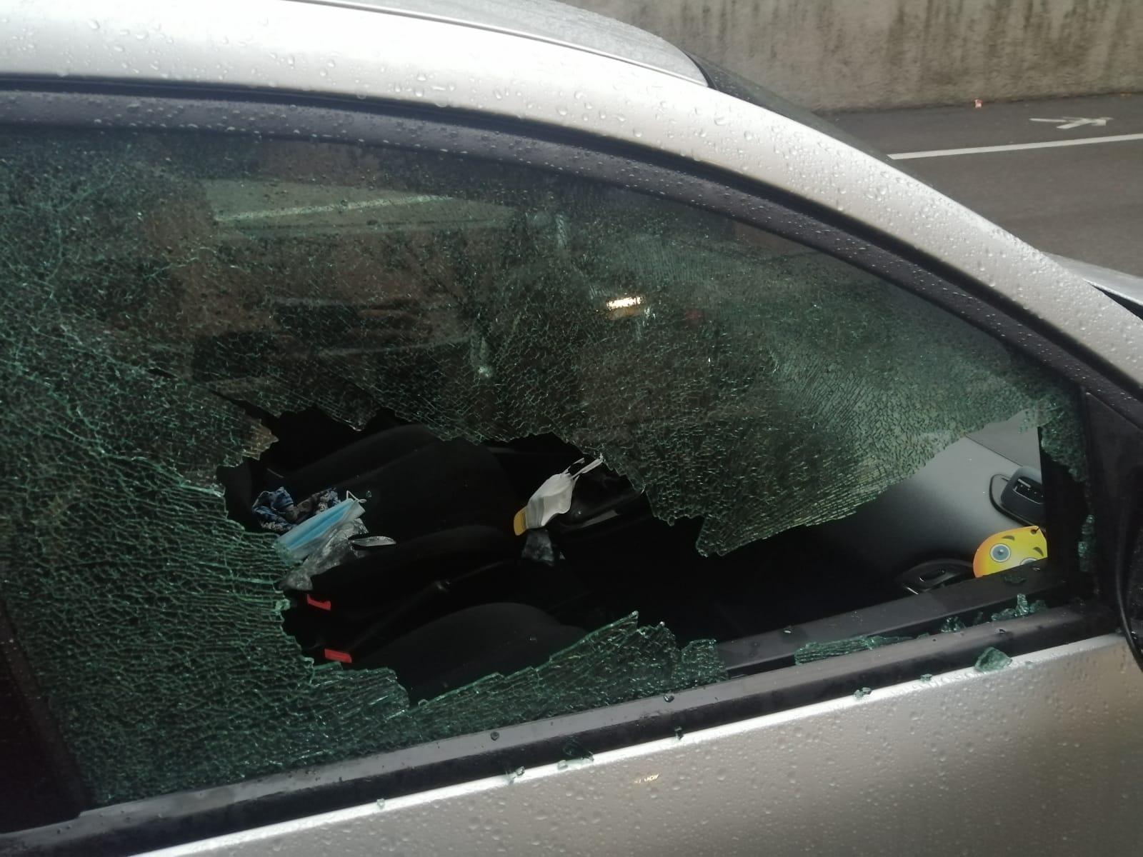 20221116-auto-danneggiate-finestrino-rotto-2
