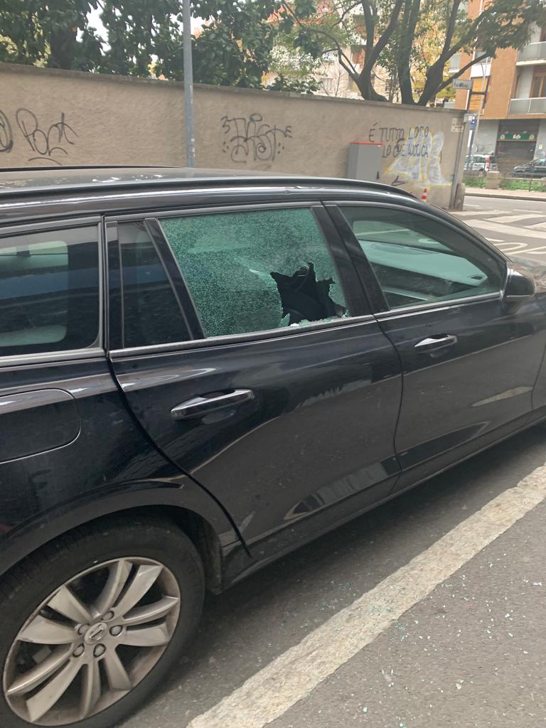 20221116-auto-danneggiate-finestrino-rotto-5