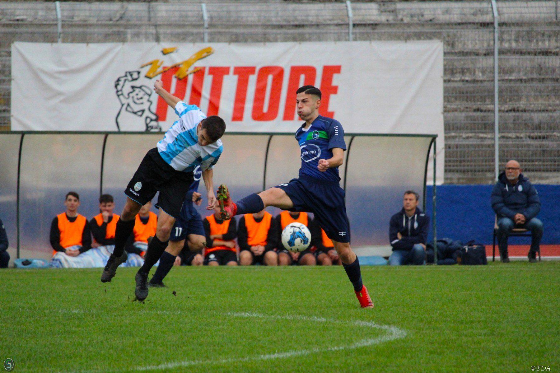 Calcio juniores: Fbc Saronno e Gerenzanese travolgenti, Rovellasca vince il derby, ko l’Sc United