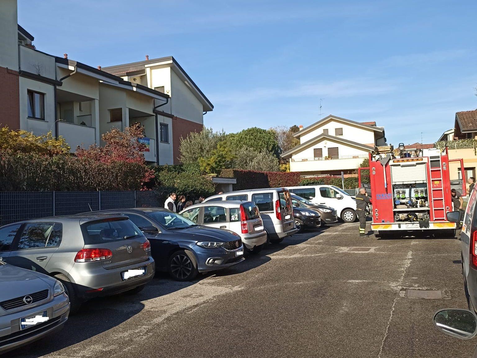 Fuga di gas, pompieri di Saronno evacuano condominio