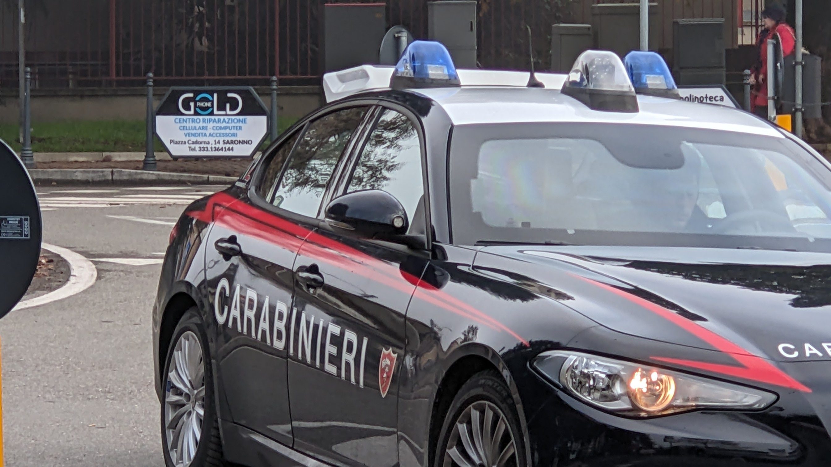 Furto al Carrefour di Tradate, i carabinieri di Saronno denunciano il ladruncolo