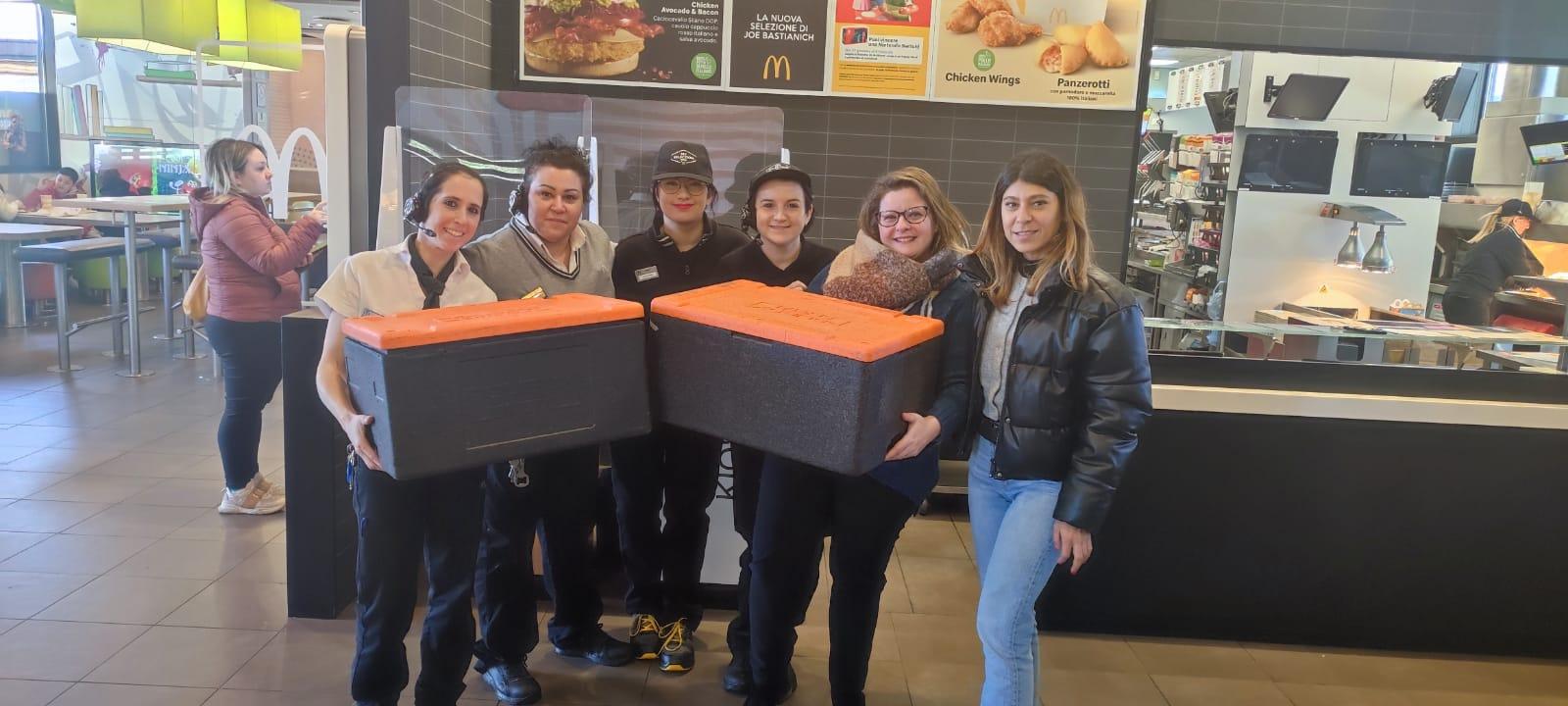 McDonald’s dona 183 pasti caldi a settimana in provincia di Varese. Anche a Gerenzano