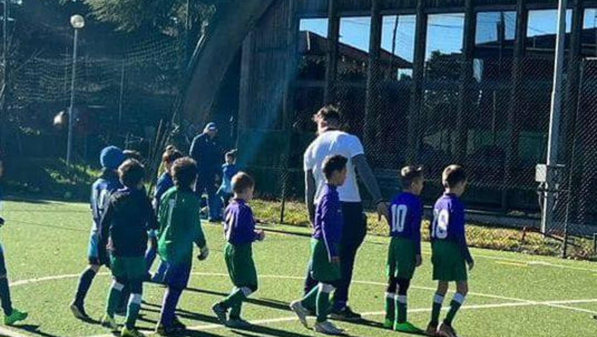 Ex giocatore paga le rette della scuola calcio Cistellum alle famiglie in difficoltà