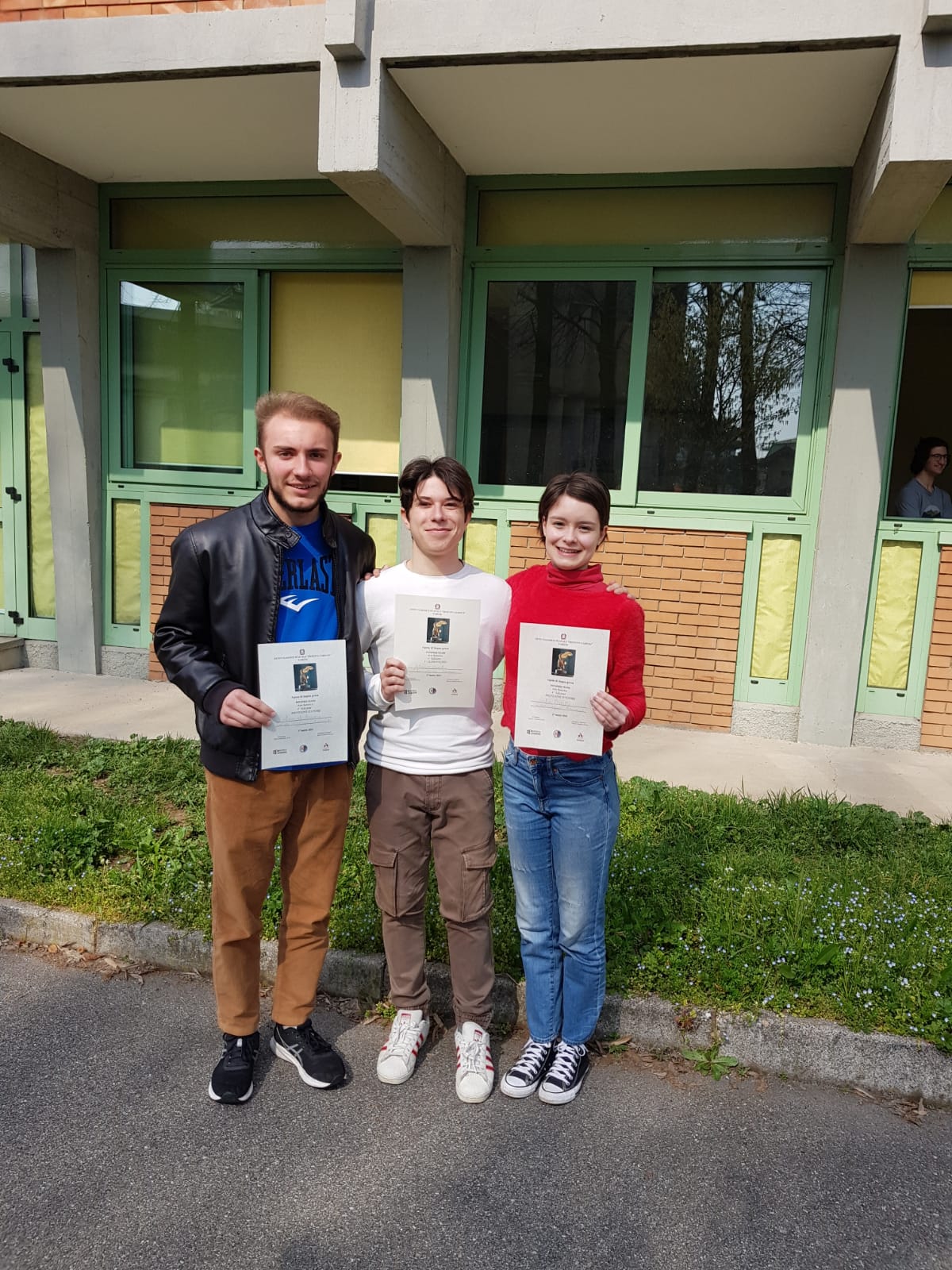 Saronno, gli studenti del liceo Legnani tra i migliori nell’agone di Varese