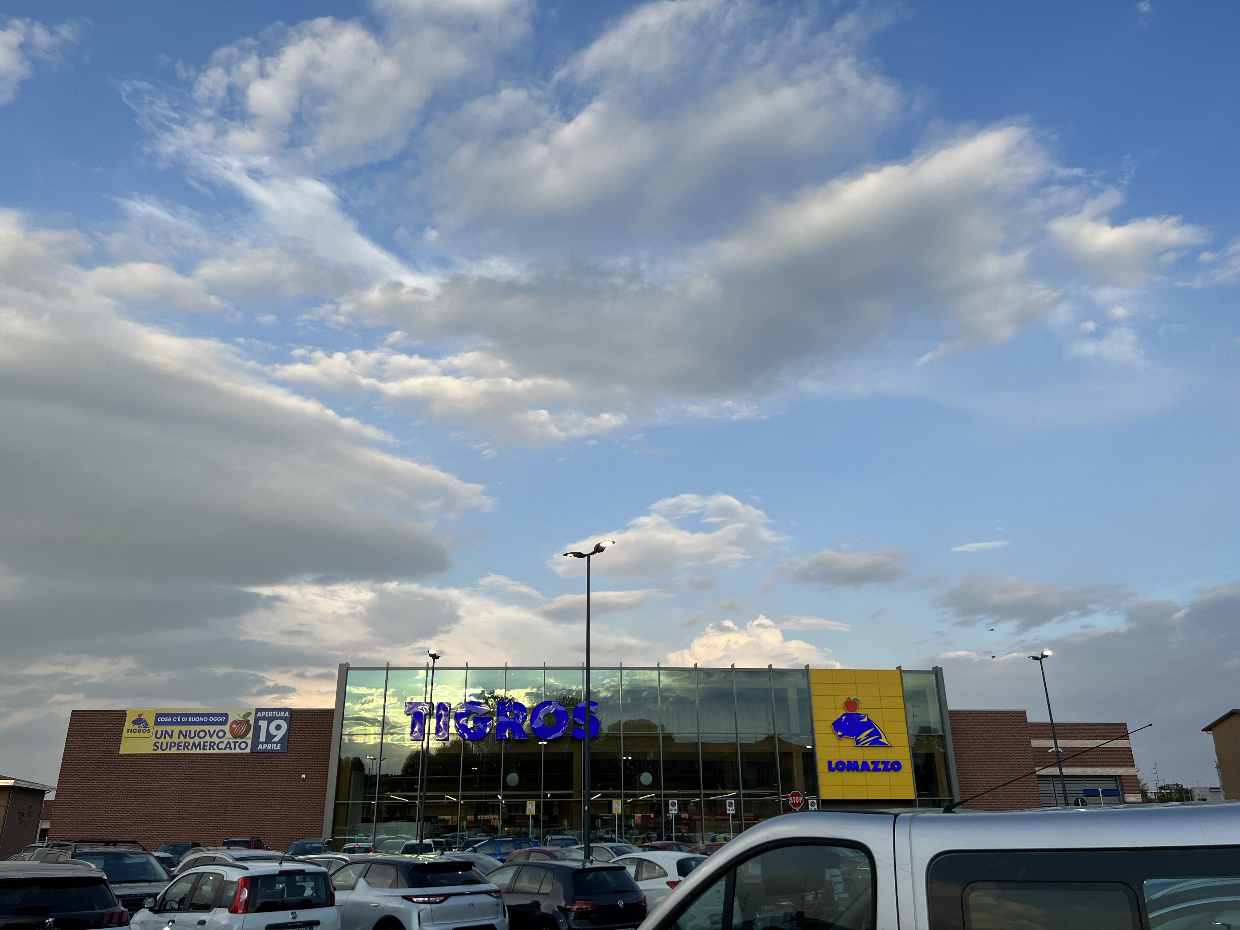 A Lomazzo inaugurato il 76′ supermercato Tigros