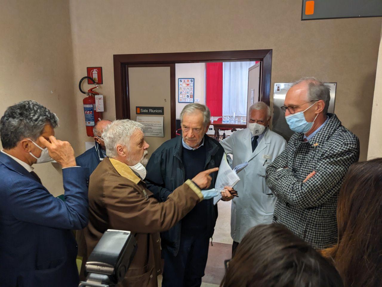 Ospedale Saronno in arrivo piano di rilancio: tutto quello che c’è da sapere sulla visita di Bertolaso