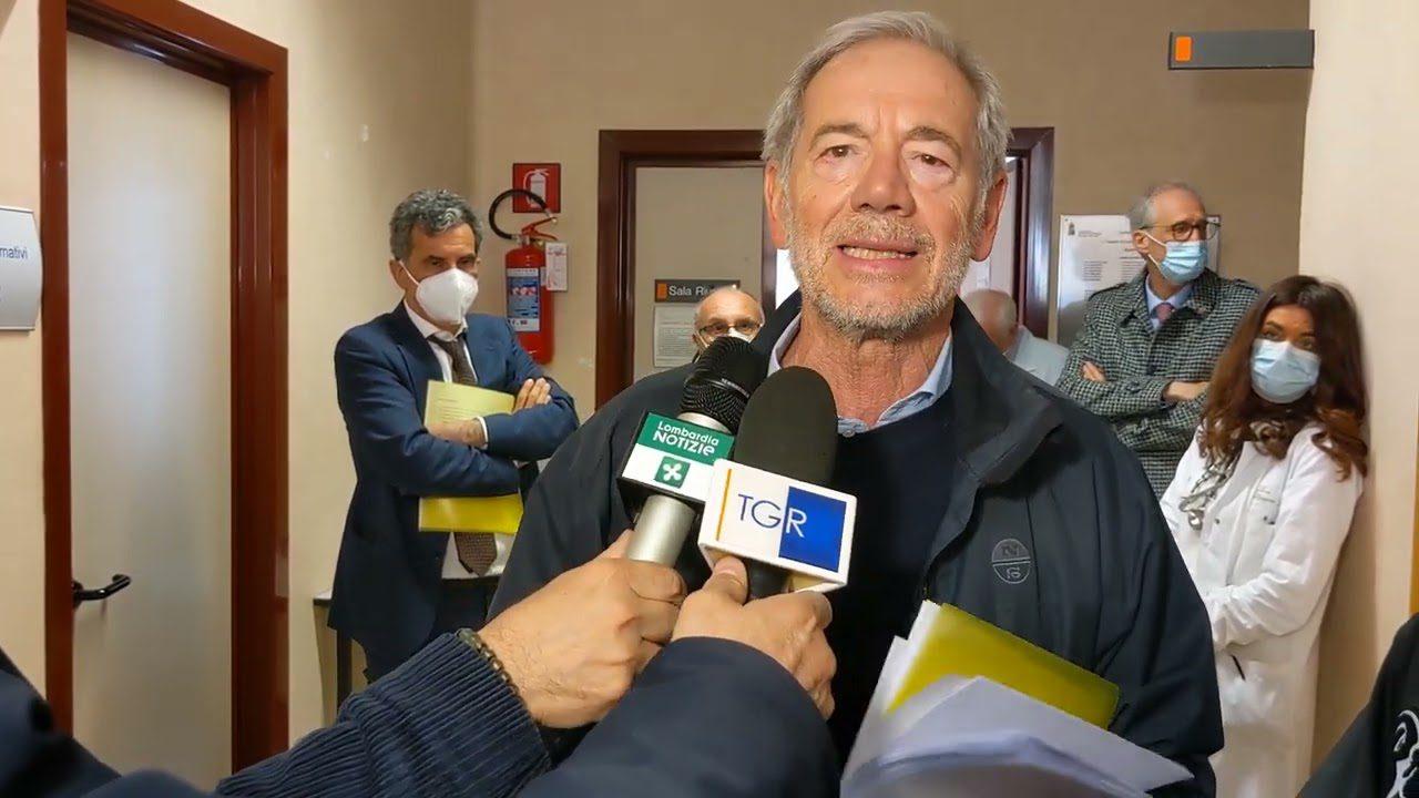 Bertolaso all’ospedale di Saronno: “Non sono qui per fare il de profundis. Lavoriamo per il rilancio”, diretta