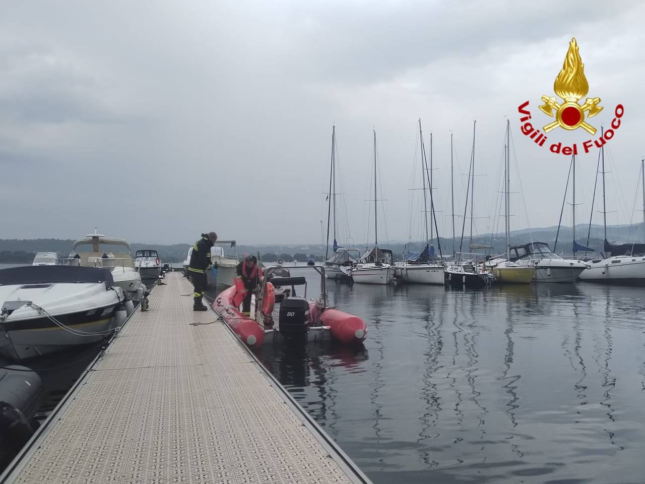 Lago Maggiore, oggi il recupero della barca affondata. 4 morti