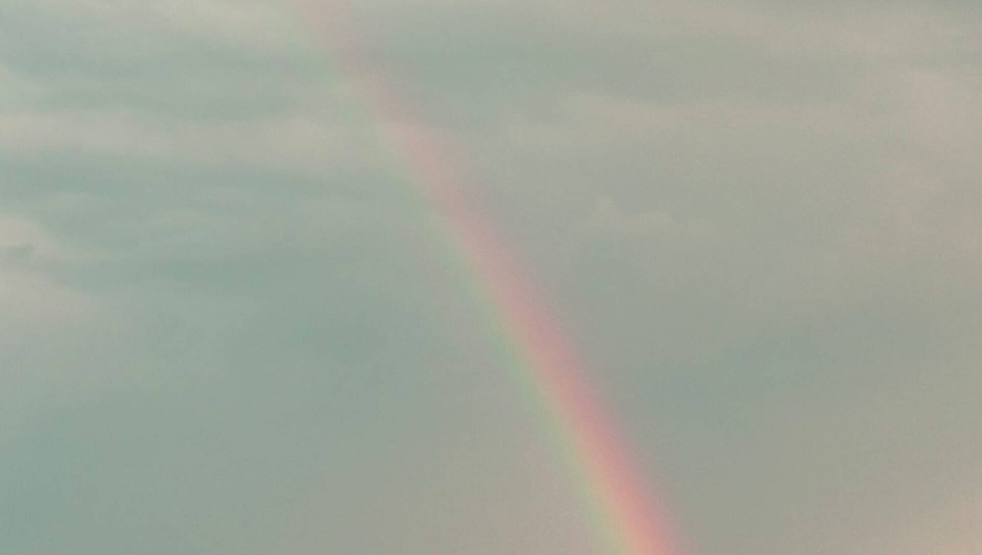 Arcobaleno sul cielo della bassa comasca… visibile anche da Saronno