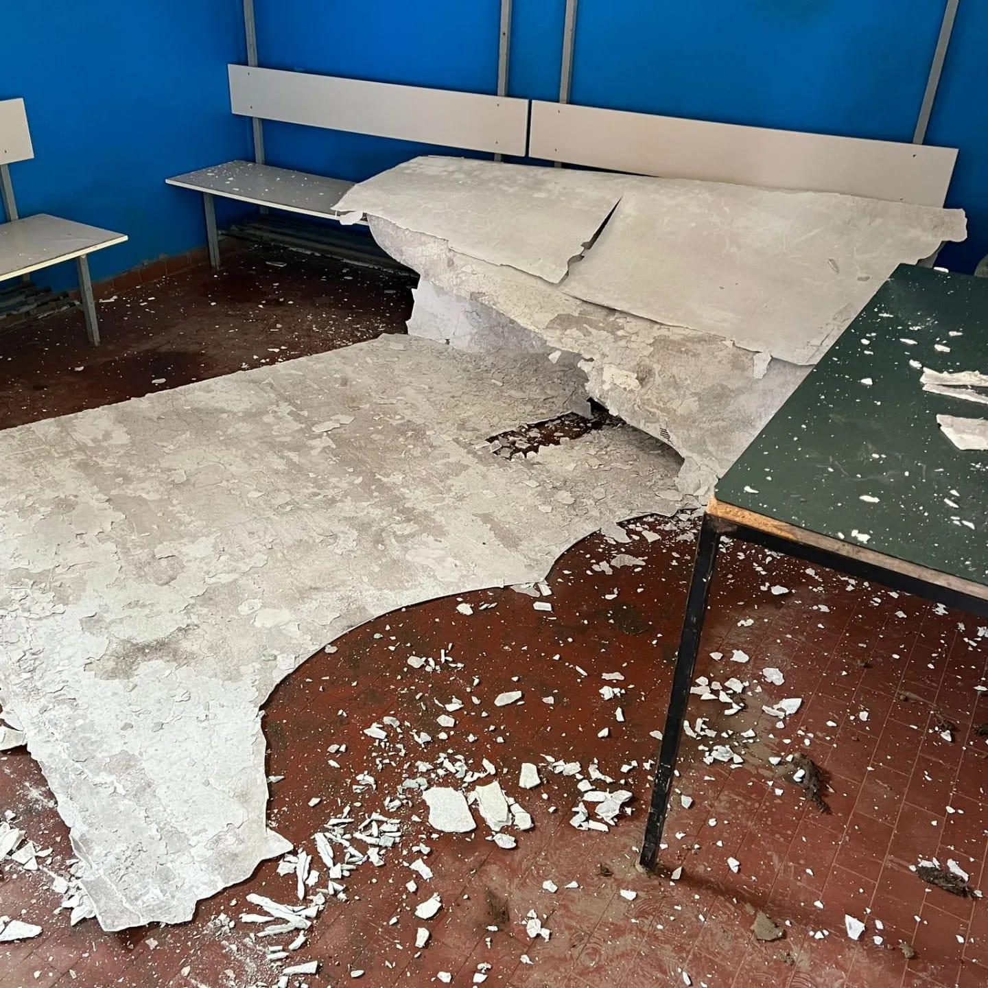 Ieri a Saronno: vandali fanno falò di libri. Crollo al campetto di calcio. Frontale davanti all’ospedale