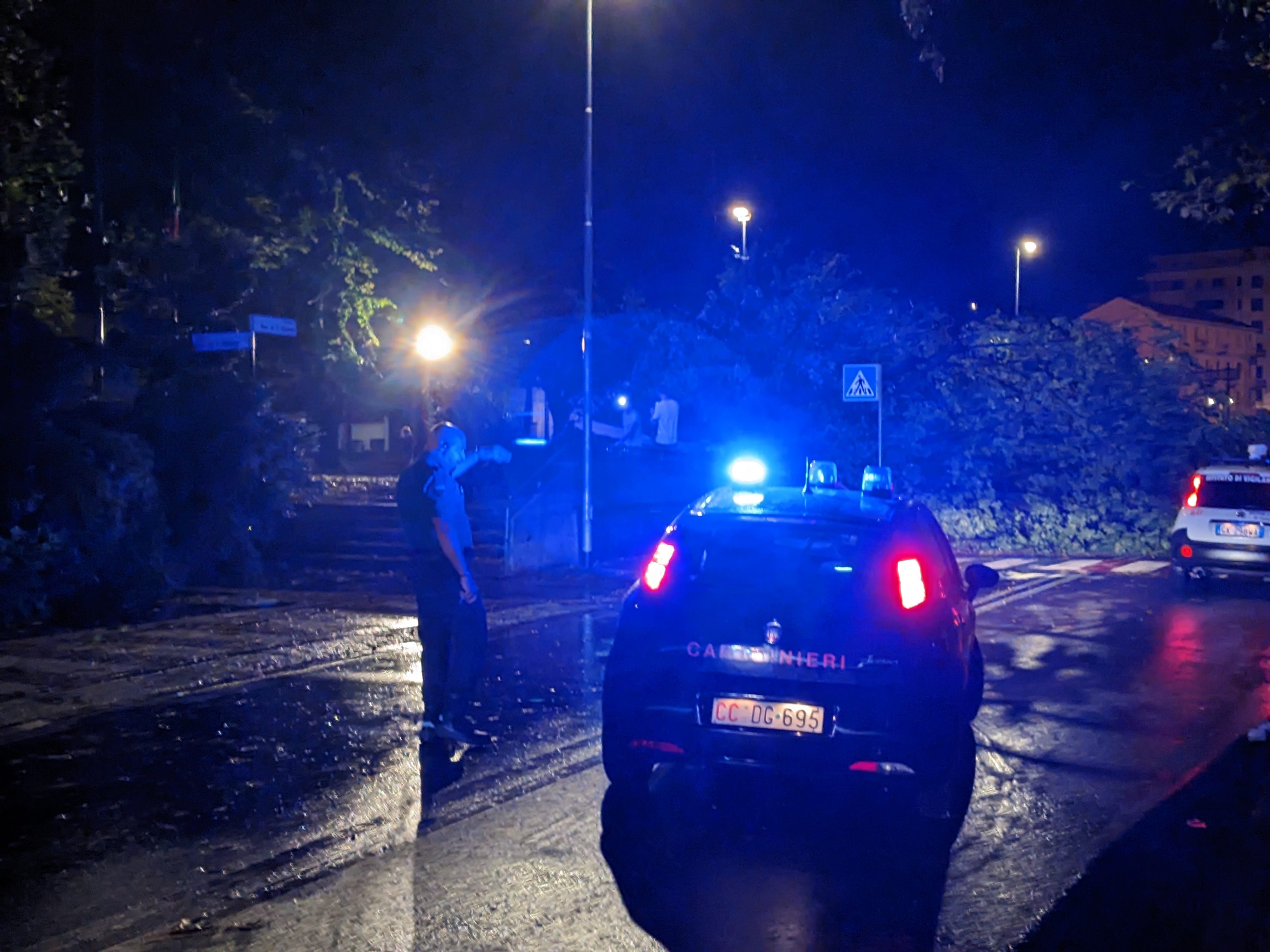 Violento nubifragio a Saronno: strade allagate e alberi caduti