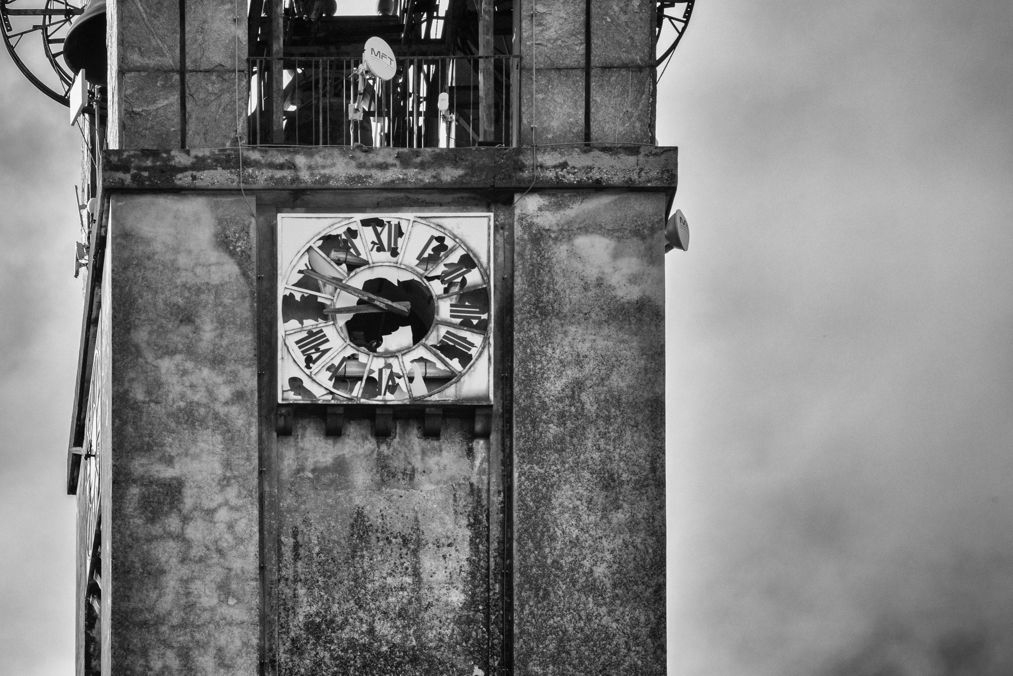 Grandine, seri danni al campanile di Rovello Porro (fra i più alti della Lombardia)