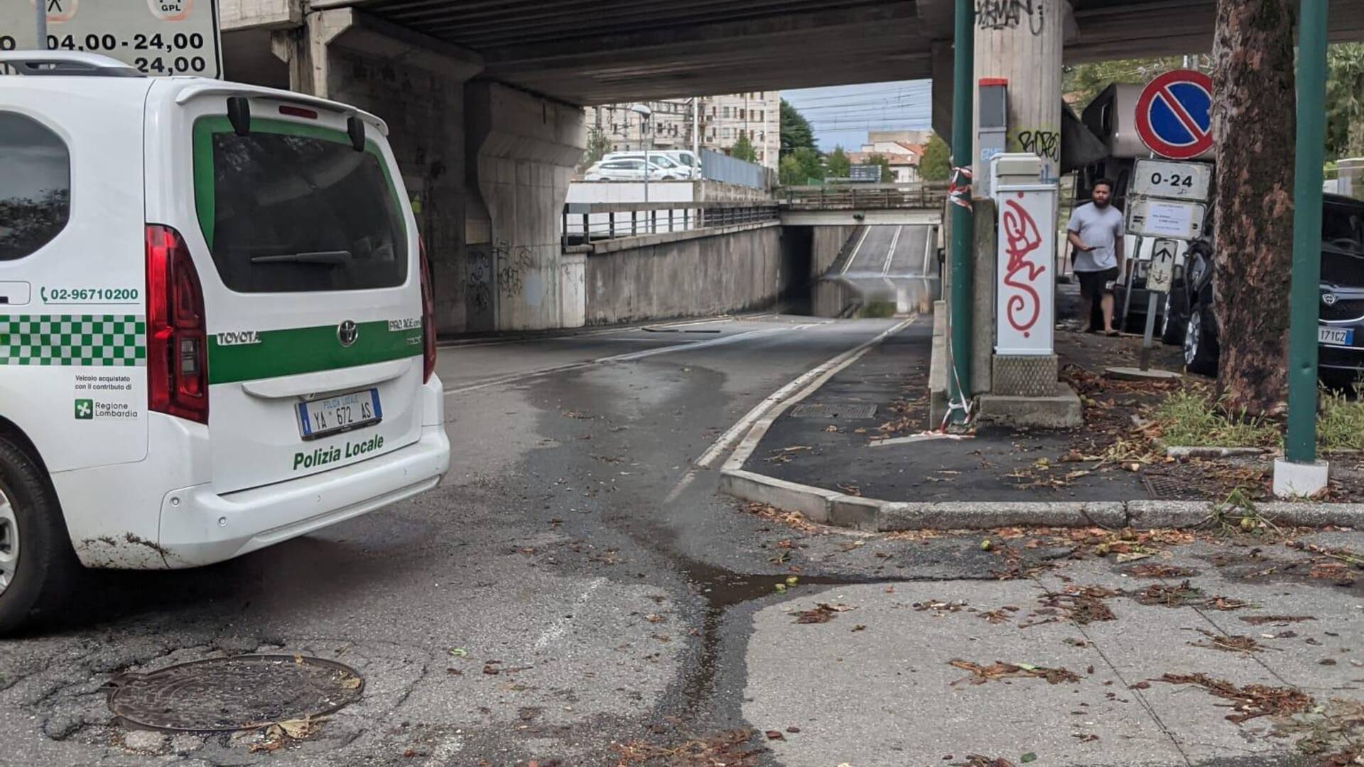 Saronno, via Milano sottopasso chiuso almeno fino alle 17: intervento in corso