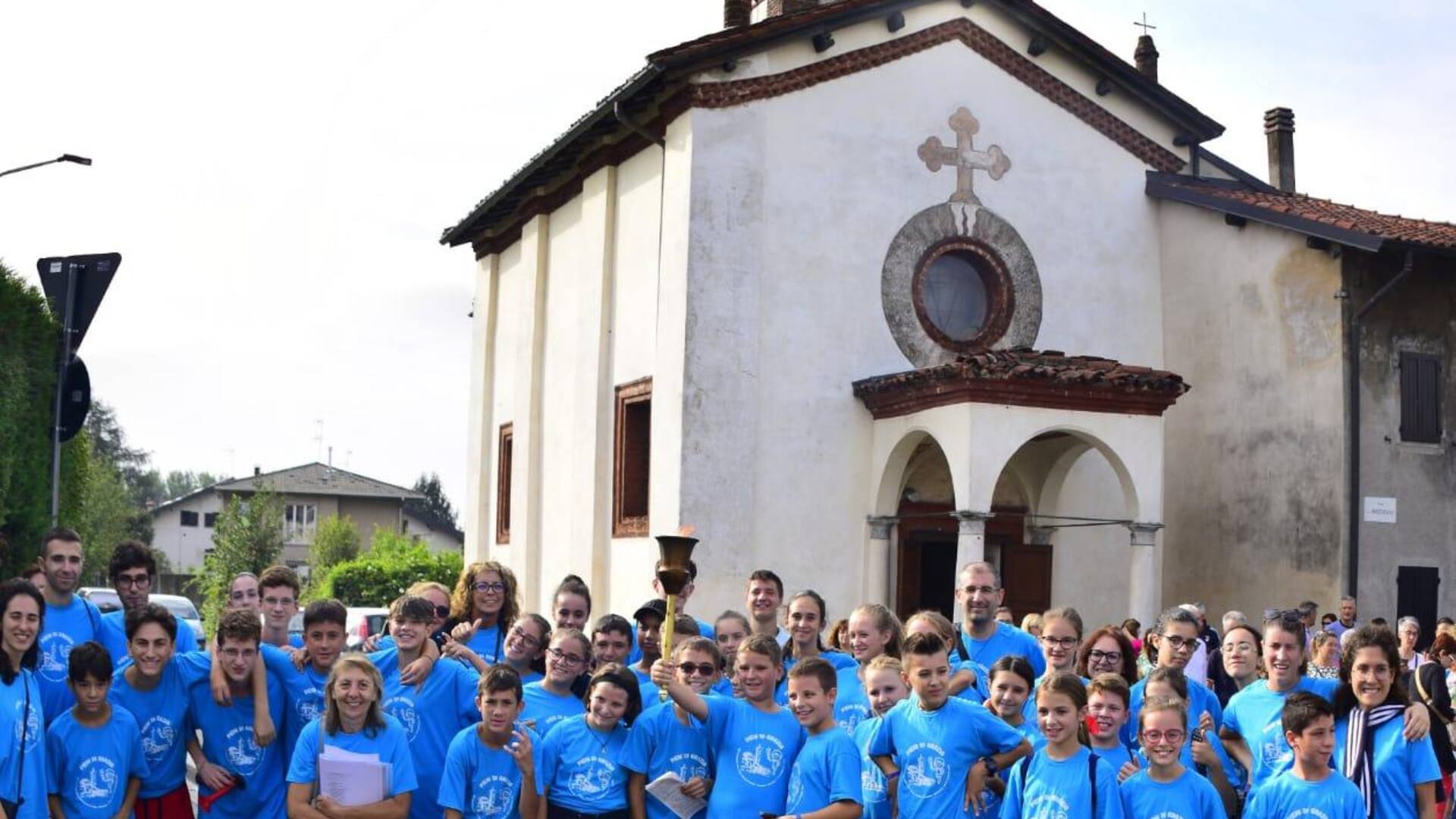Gerenzano, festa dell’oratorio: fiaccolata al Sacro Monte e tanta musica, le foto