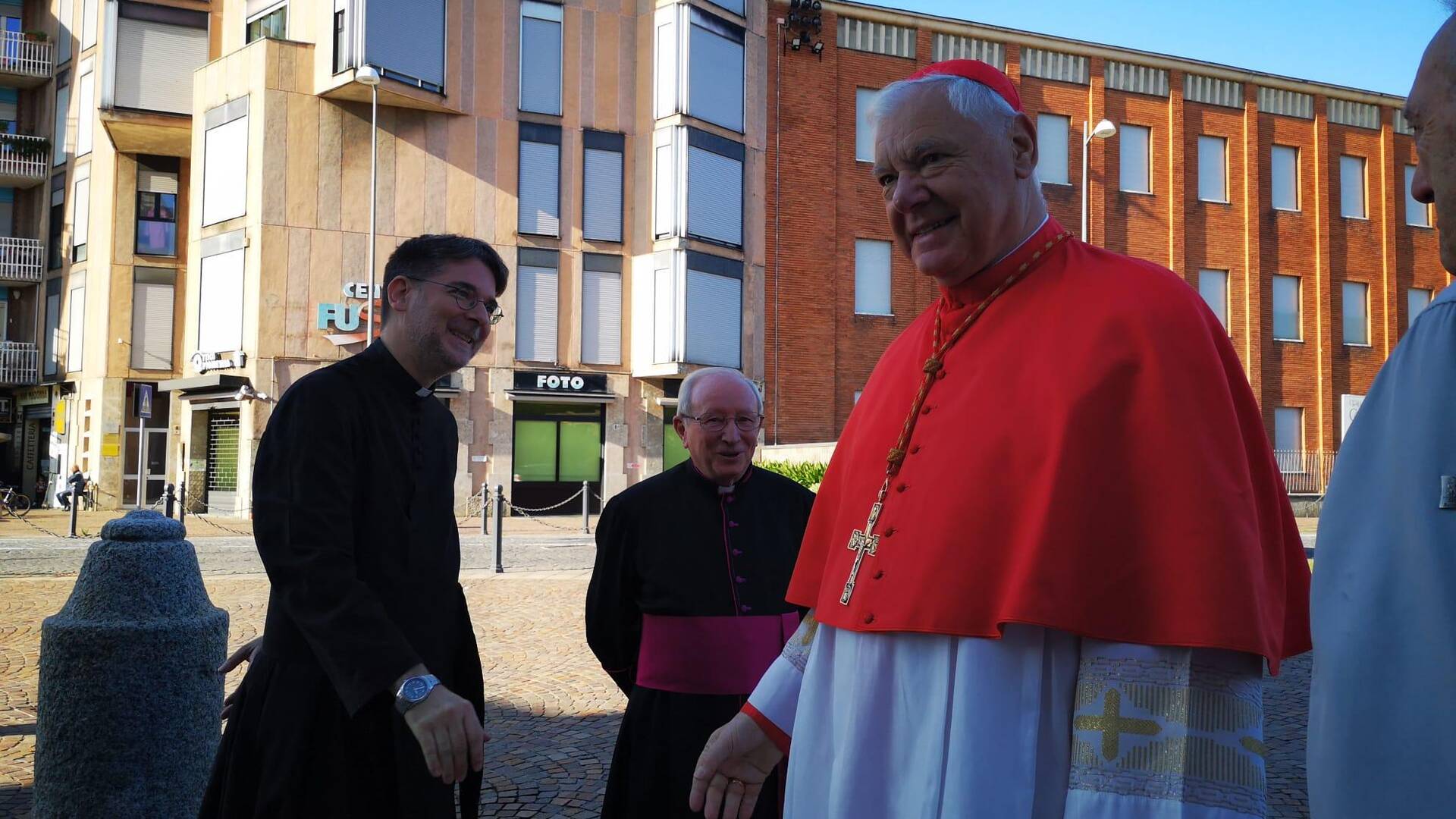 Saronno, il cardinale Gerhard Müller in Santuario: prima la messa poi la visita ai tesori artistici