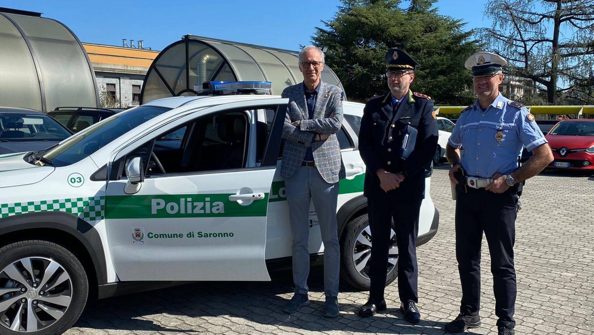 Saronno, nuova auto per la polizia locale