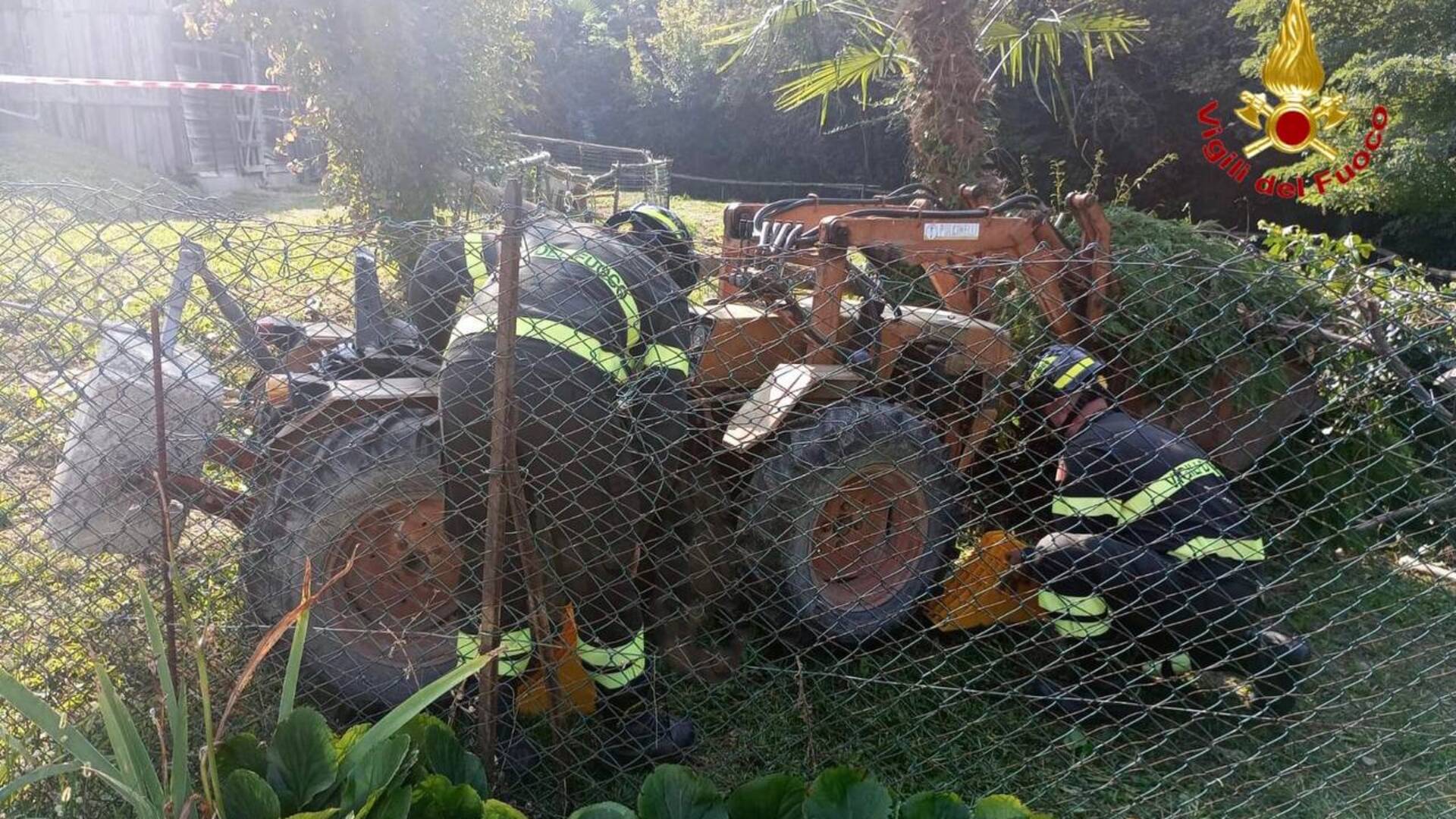 Varese: schiacciato dal trattore, muore agricoltore