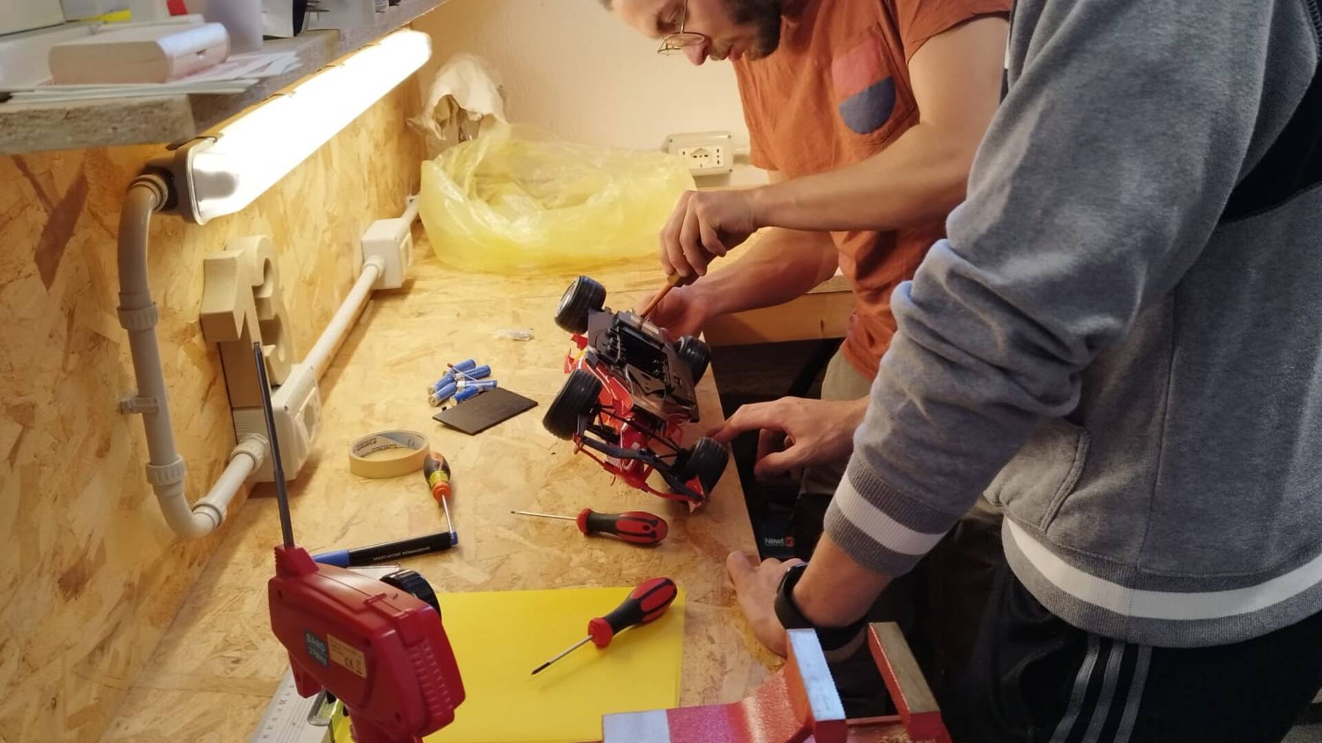 Torna “Repair Café” a Saronno: l’occasione per riparare i propri oggetti