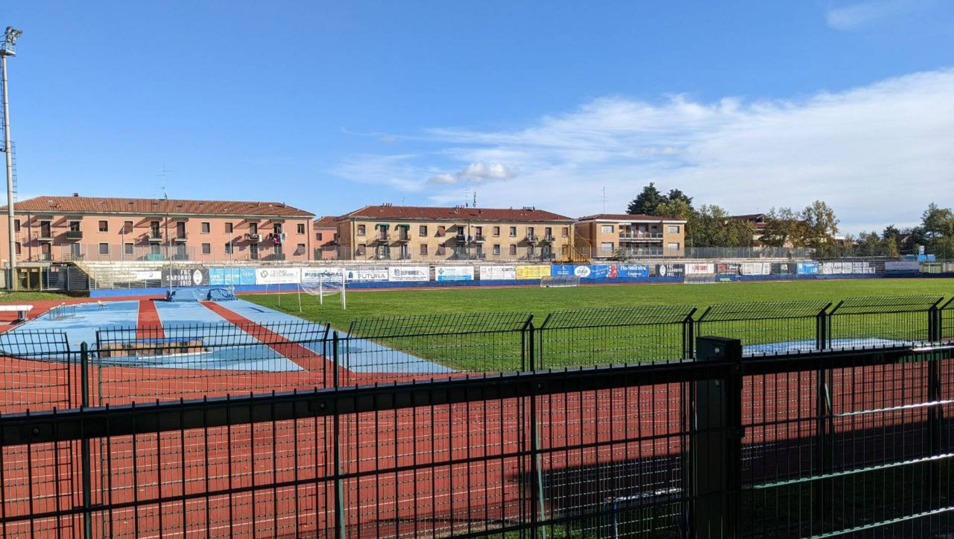 Stadio di Saronno, il campo di gioco è in “guarigione”
