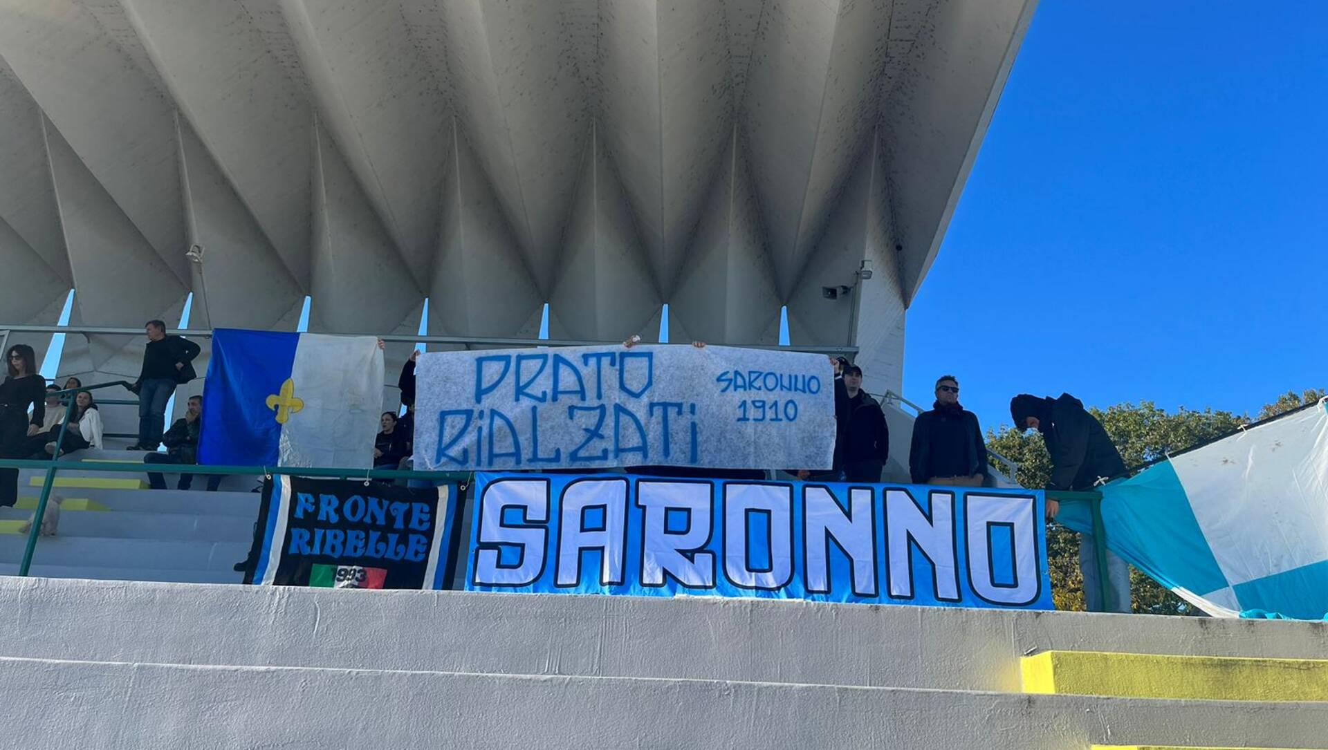 Ultras Fbc Saronno: striscione solidale con Prato flagellata dal maltempo